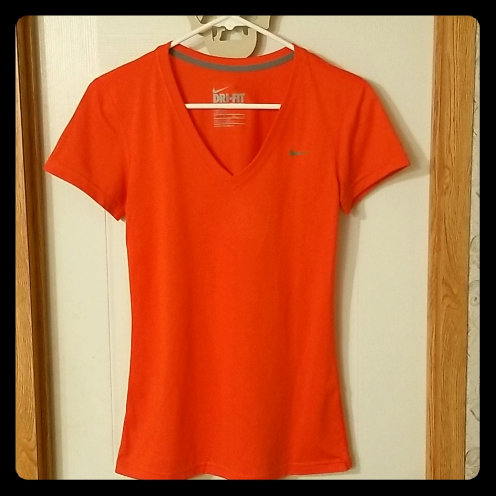 Athletic shirt